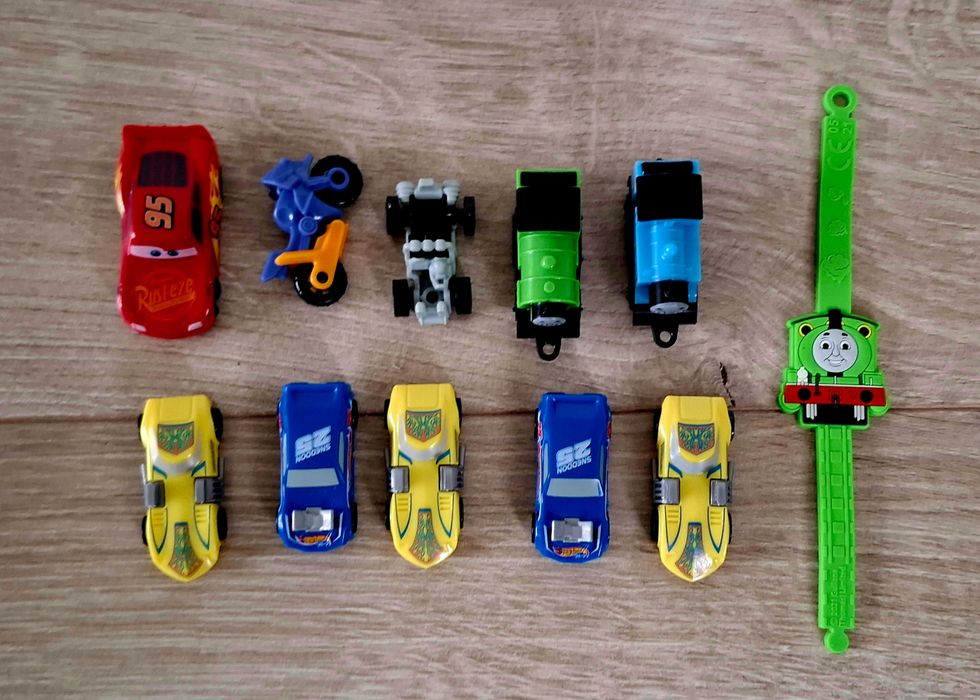 Mini pojazdy. 11 sztuk