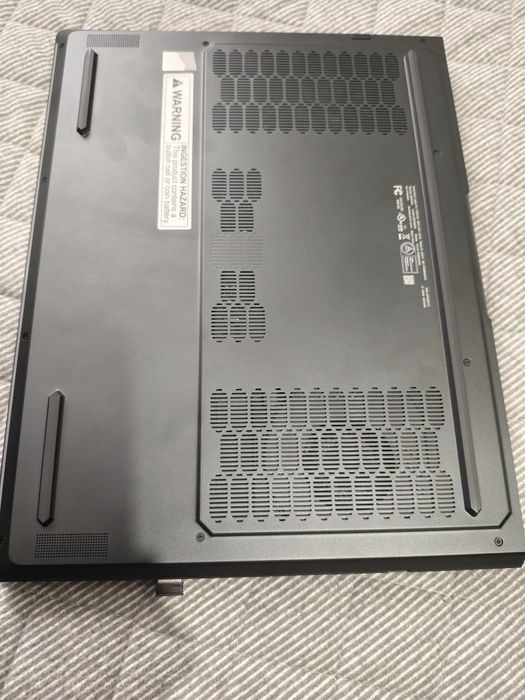 Portátil gaming Legion PRO 7  RTX 5080  OLED