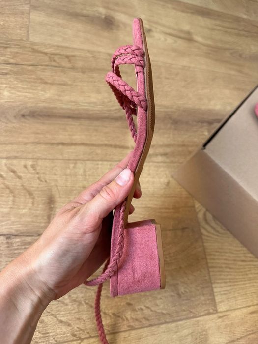 Sandałki wizytowe 38