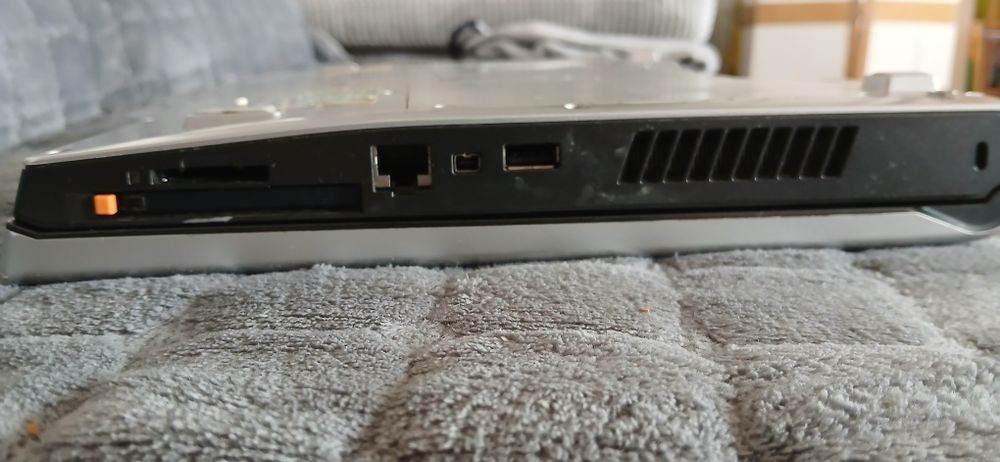 Sprzedam laptopa na części