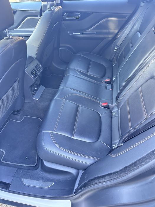 Jaguar F-PACE 2.0