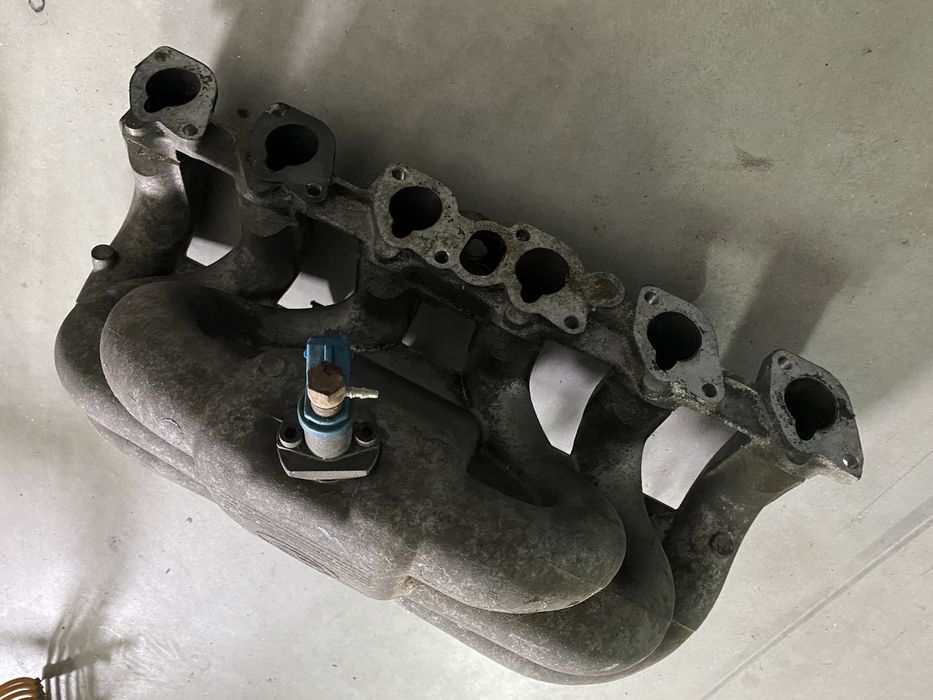 Coletor de admissão BMW e28 520i