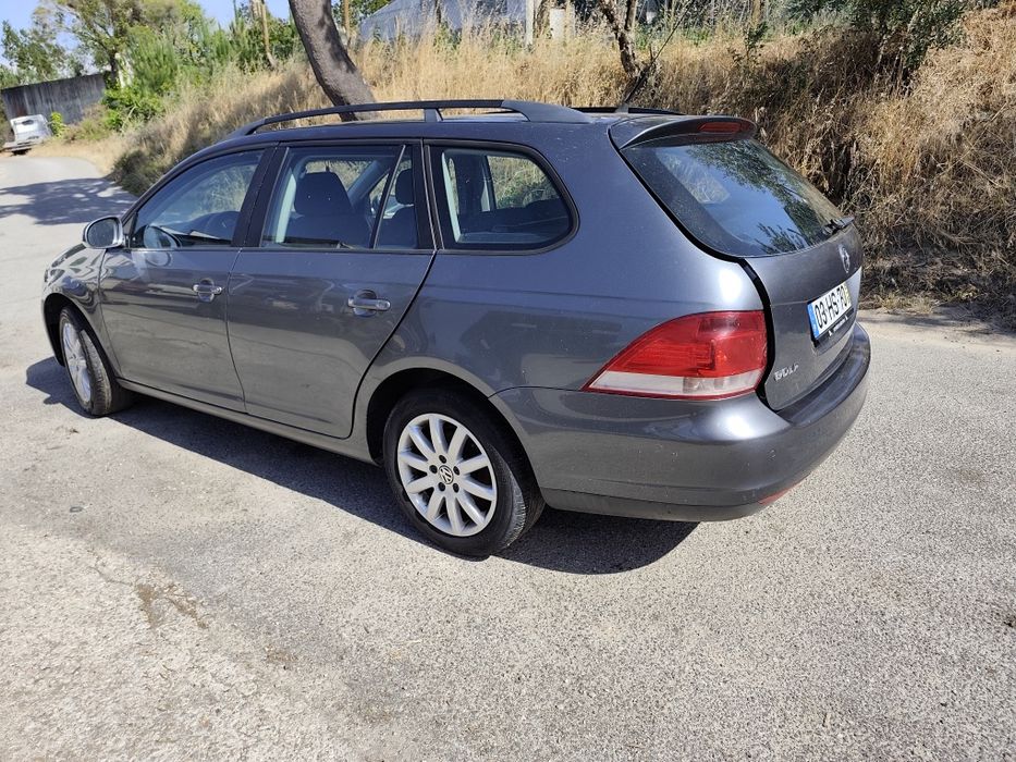 Volkswagen Golf 1.9 TDI de 2009 avariado