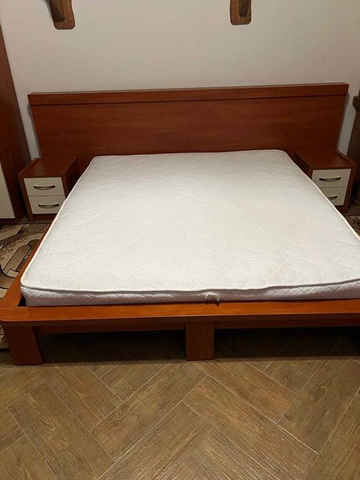 Кровать 2x2 две прикроватные тумбочки  ортопедический матрас