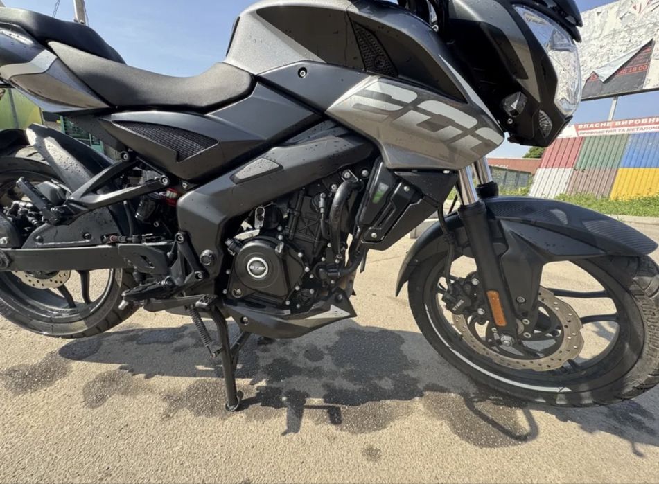 Bajaj pulsar ns200!!!