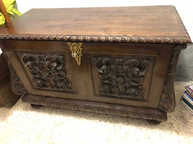 Arca antiga madeira maciça