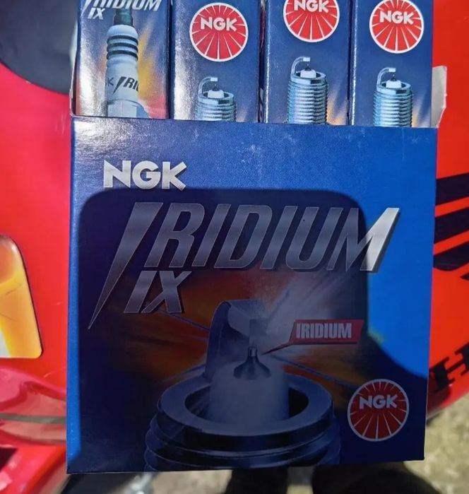 4 іридієвих свічки NGK CR9EIX