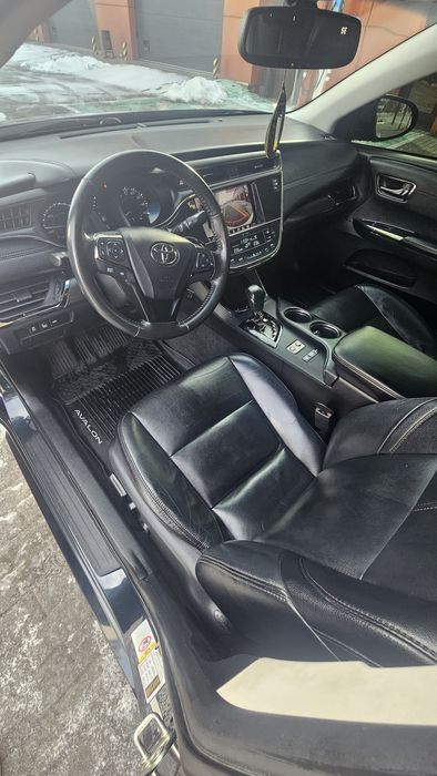 Продам TOYOTA Avalon гибрид