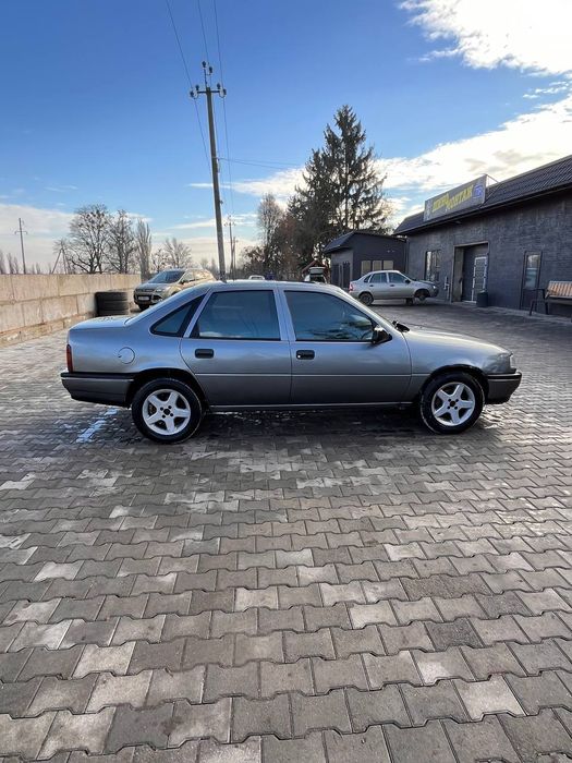 Опель Вектра 2,0 бензин.