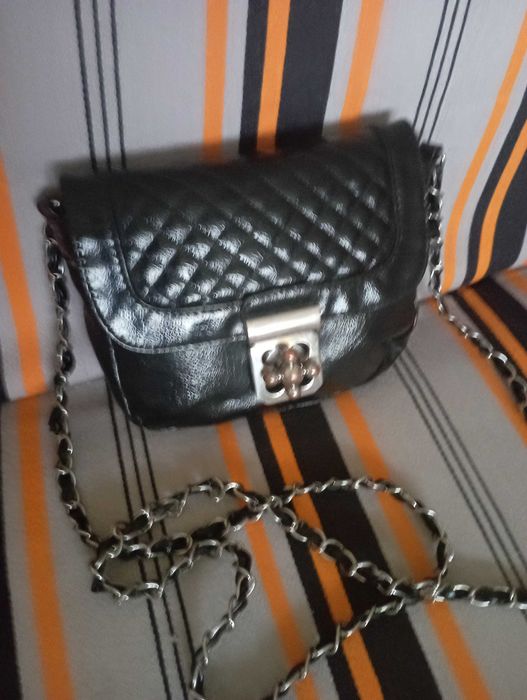 Mała czarna torebka