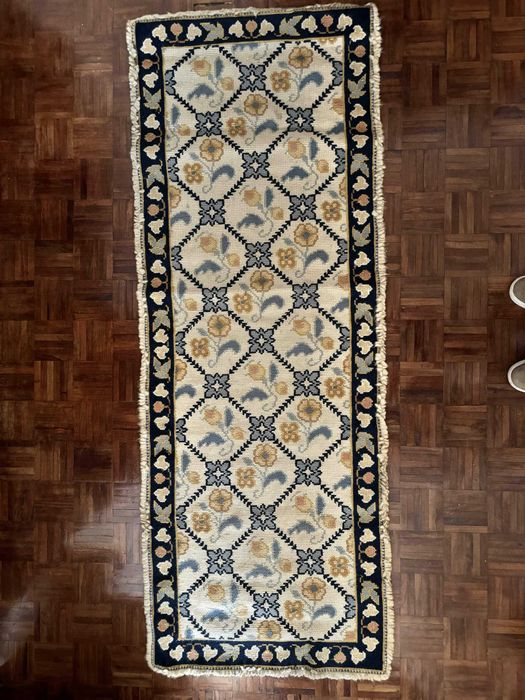Vendo vários Tapetes de Arraiolos (muito pouco usados)