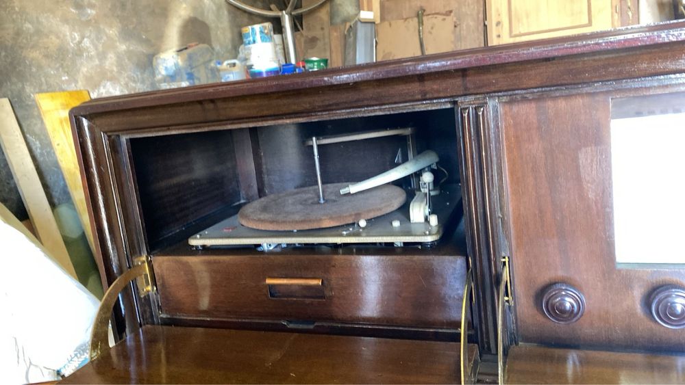 Rádio gira discos SONORA EXCELLENCE 601 móvel (1960, restaurado)