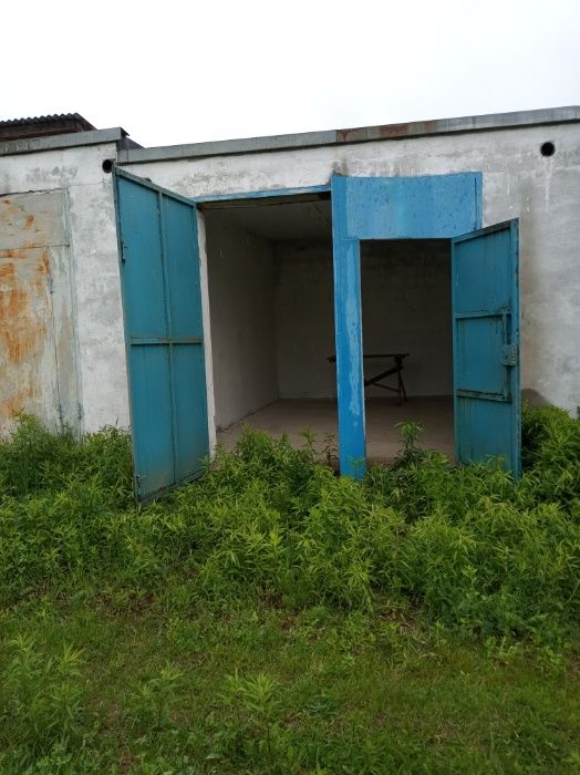 Два гаража   в Василькове ул. Солничная.