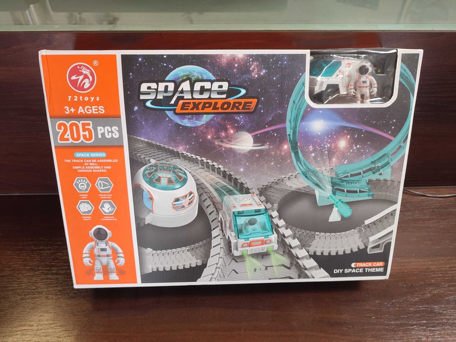 Duży tor wyścigowy stacja kosmiczna astronauta 205 elementów