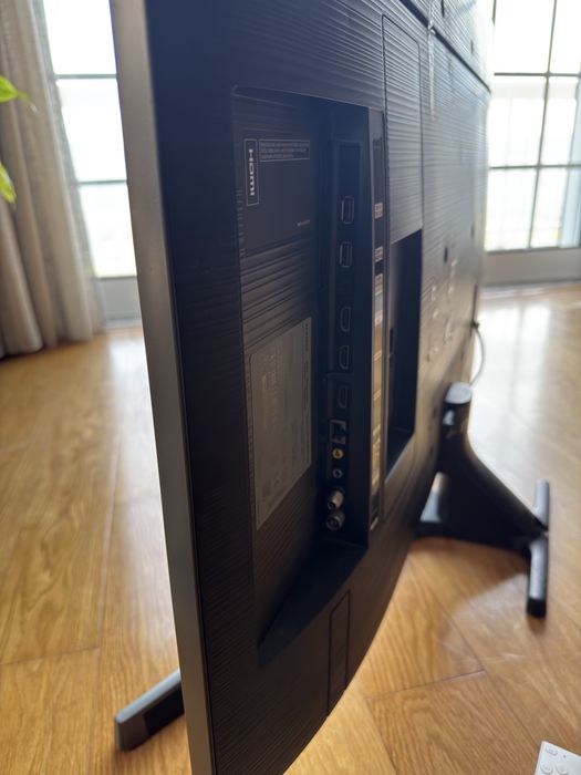 Samsung– 43” 4K Smart TV