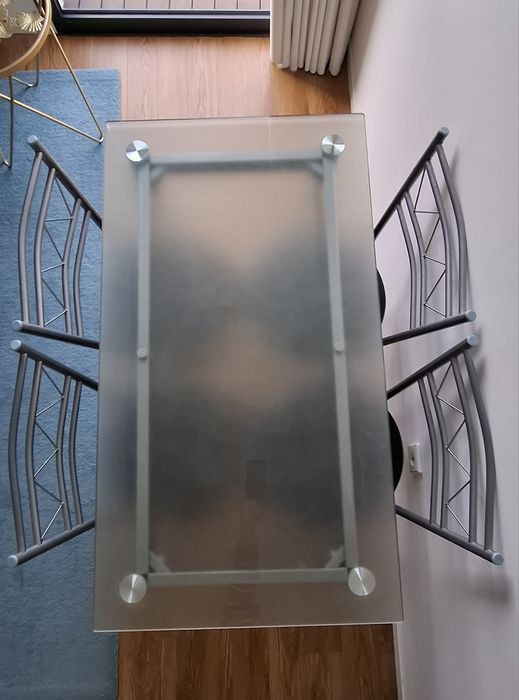 Mesa de jantar em vidro