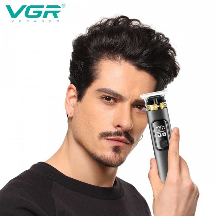 Триммер для стрижки и окантовки волос VGR V-985 Professional 4 насадки