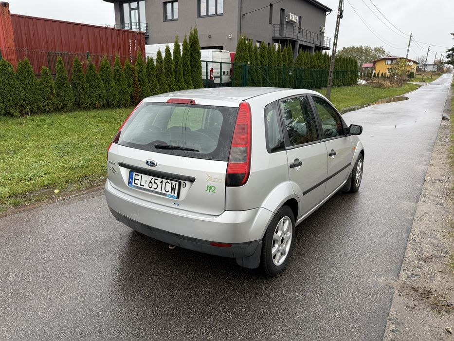 Ford Fiesta_2003r_1.3 benzyna_Nowy Przeglad i OC