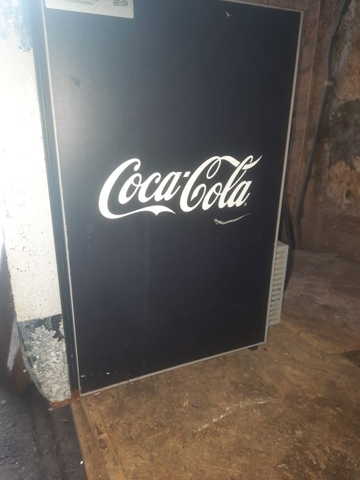 Продам брендированый барный холодильник для напитков и не только.