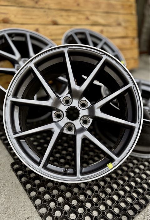 Диски Tesla R18 5/114.3 original
