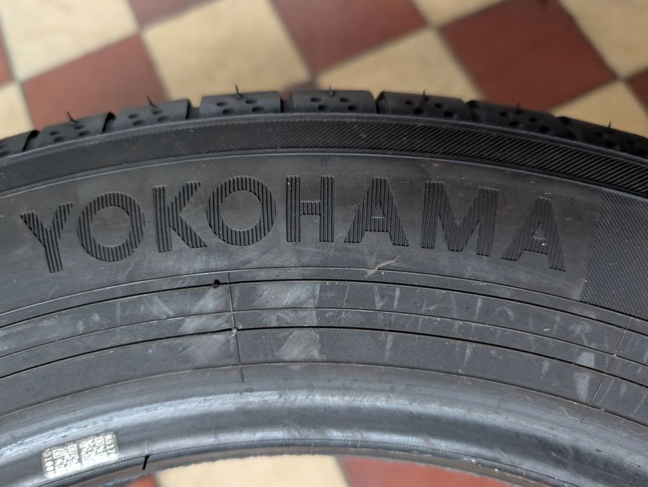 Yokohama BluEarth-A 205/55R16 91V #805D