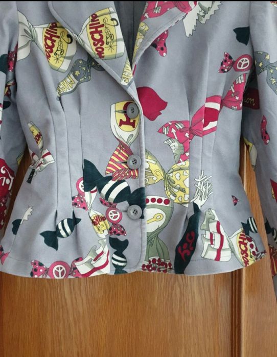 Blazer Moschino número 38