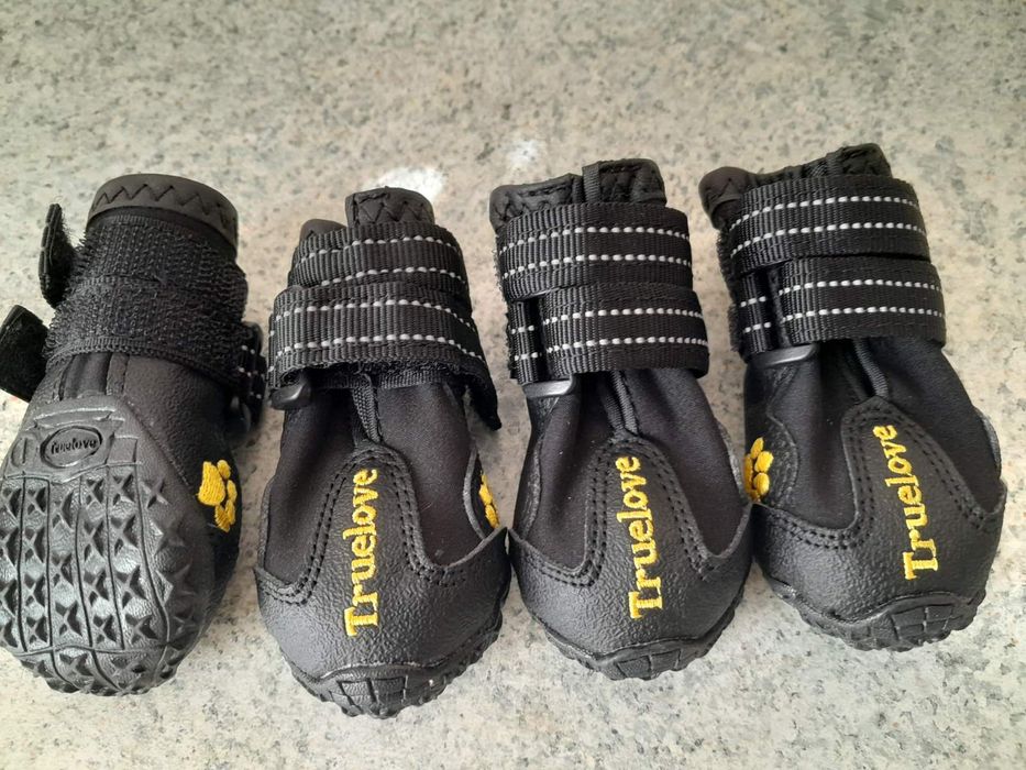 Продам ботинки для собак