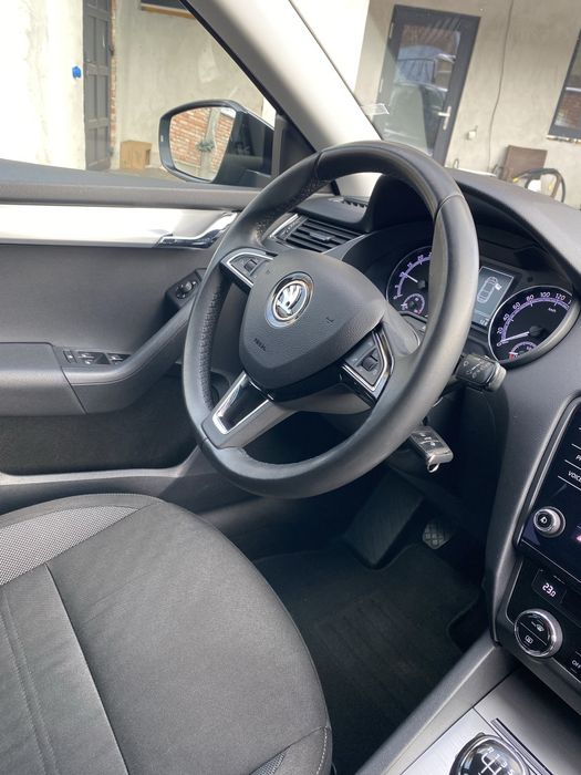 Skoda a7 (fl) ліфтбек .