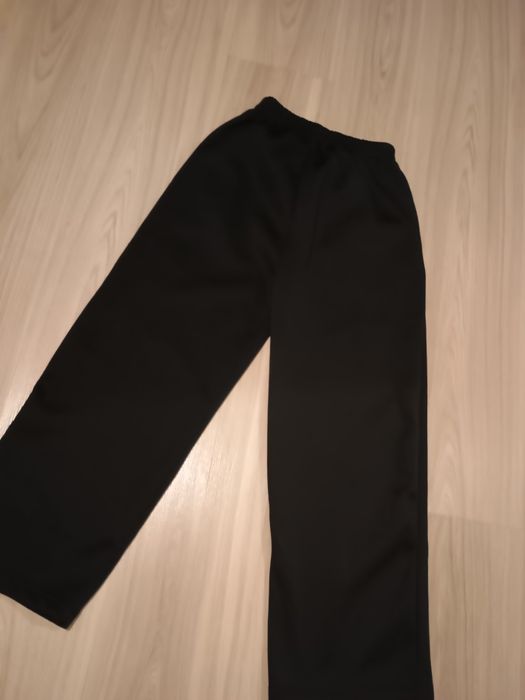 Dresy czarne w paski