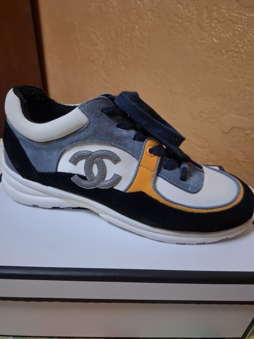 Продам кросівки фірми CHANEL