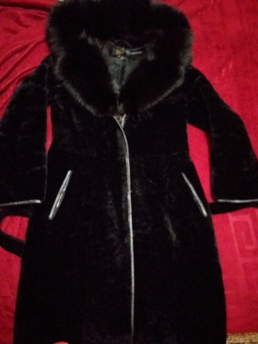 Продам натуральную женскую шубу из мутона размер 46-48