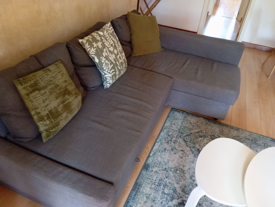 Sofá cama com chaise longue