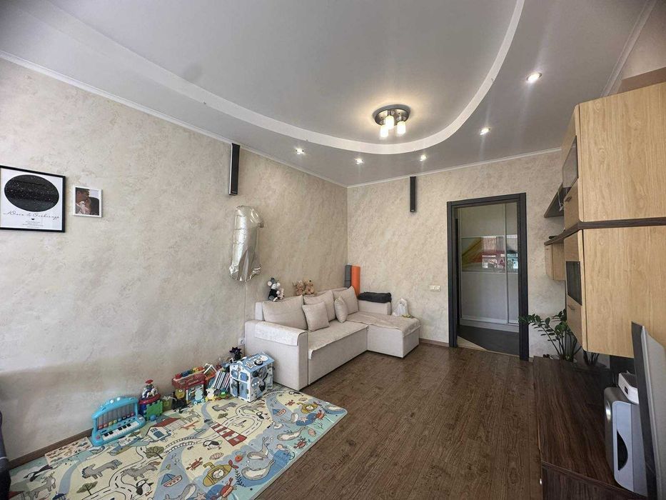 Трехкомнатная квартира и кухня 38м, ЖК "Звездный Городок", Армейская