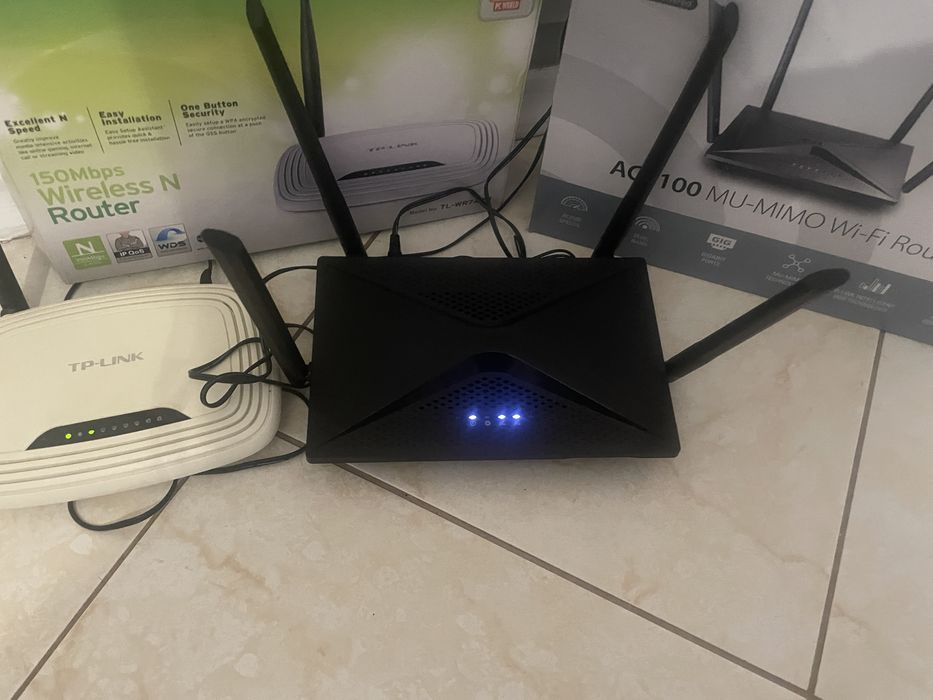 Router d-link  , tp- link