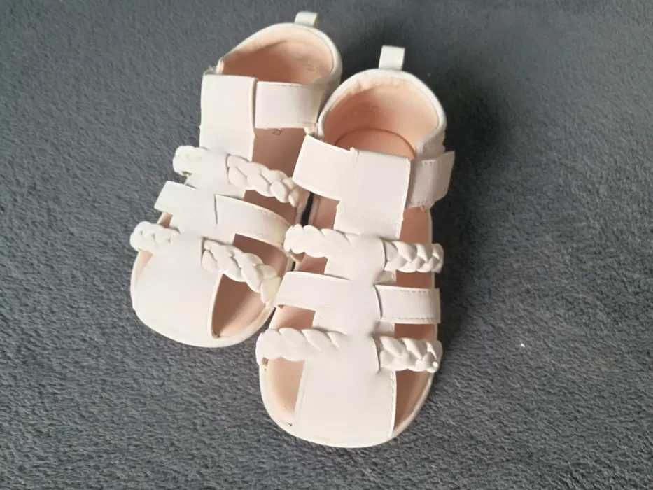 Śliczne sandałki dla dziewczynki r 23 bucki H&M