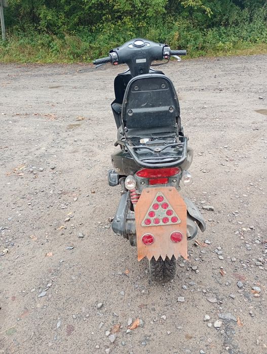 Продам скутер на ходу ціна 10000