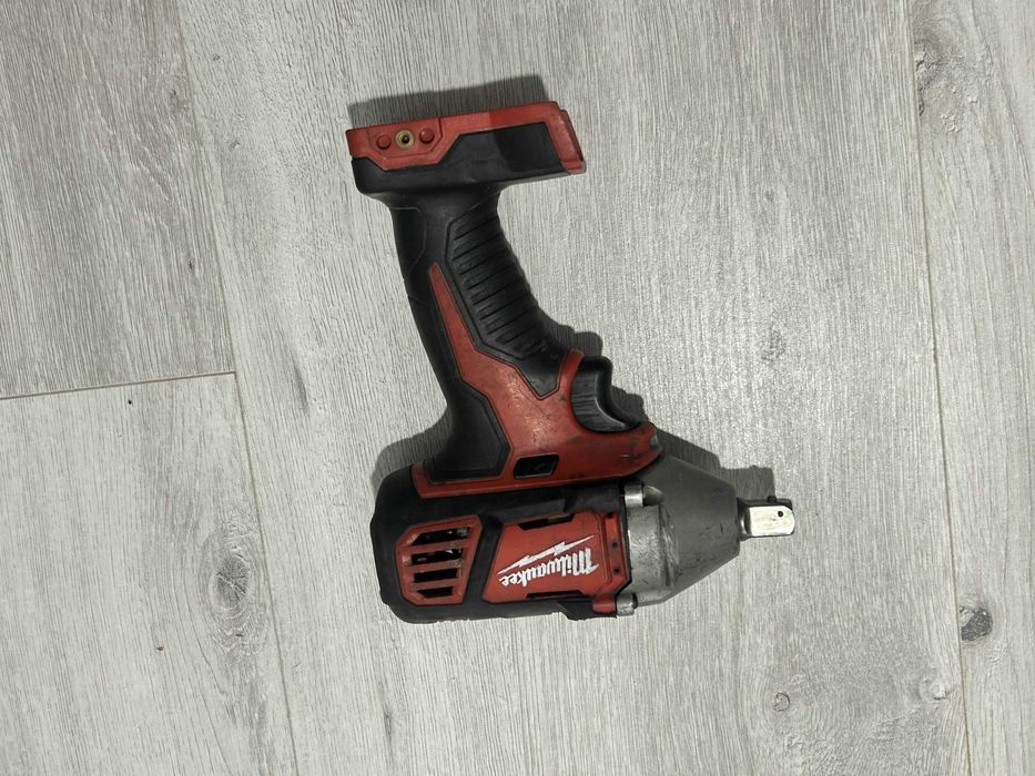 Milwaukee M18 CIW 1/2 – klucz udarowy na części, nie włącza się