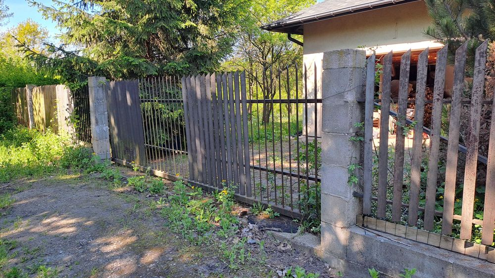 Ogrodzenie metalowe. 5 przęseł, brama, furtka
