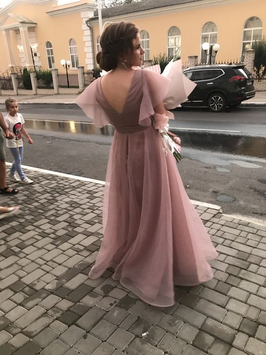 Платье вечернее