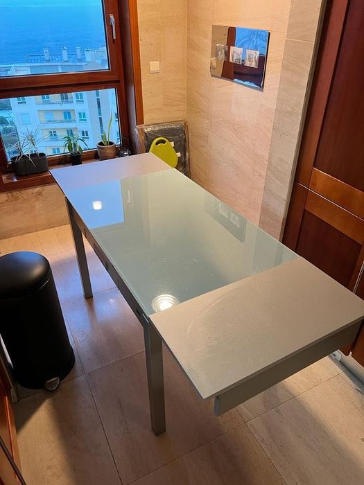 Mesa expansível de Alumínio com tampo em Vidro + cadeiras