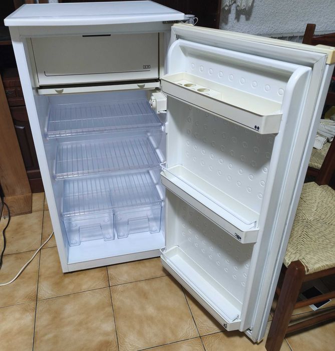 Frigorífico Vertical Gralux TOP Line – 200 L (Funciona 100%)