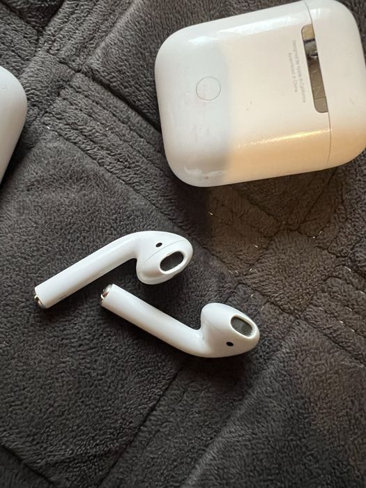 AirPods 2 оринінал плюс кейс запасний
