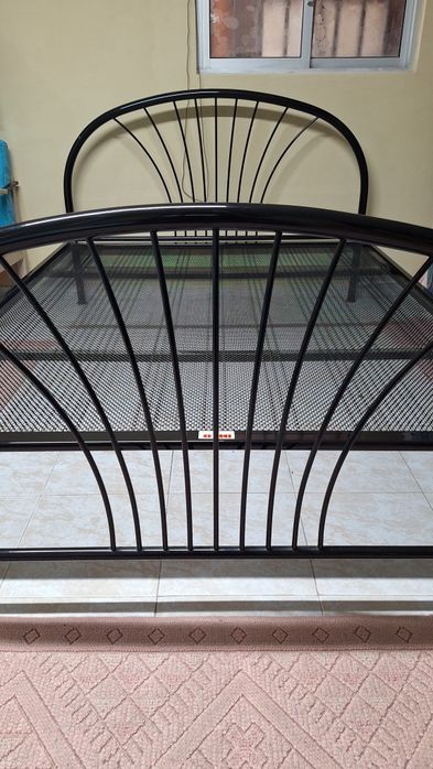 Cama de casal em ferro 190x 140