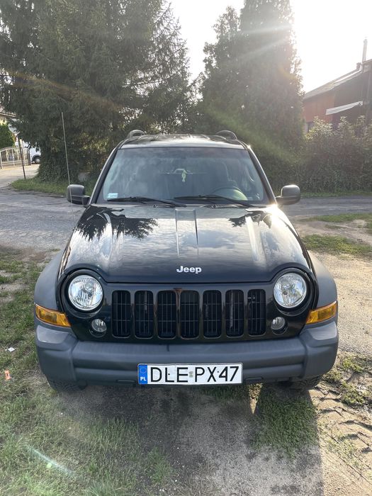 Jeep Liberty Sport 3.7 B+G naped tyl