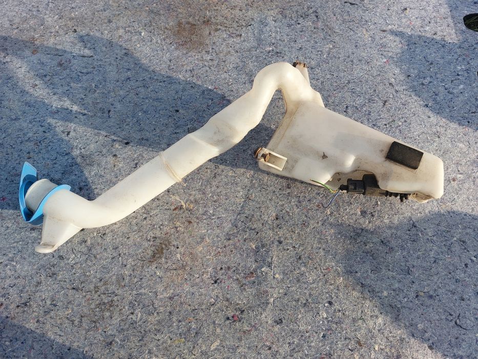 zbiorniczek spryskiwaczy vw polo 6r skoda fabia ii seat ibiza 6q095545