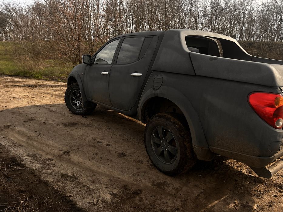 Продам Mitsubishi l200