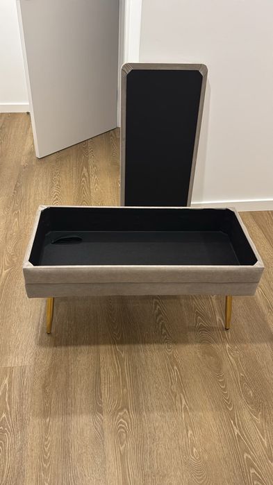 Banco pés da cama em tom creme