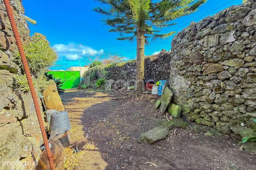 Terreno rústico com 4520m2 em Rabo de Peixe