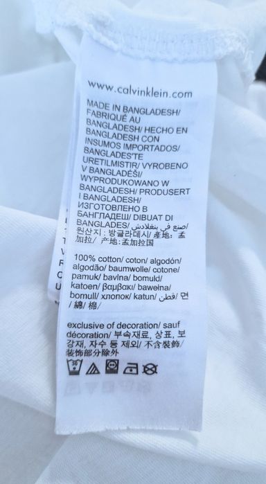 T- shirt bialy:Calvin Klein".