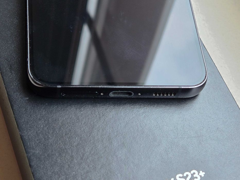 Samsung Galaxy S23+ 256GB 8GB RAM Dual Sim Etui, szkła hartowane